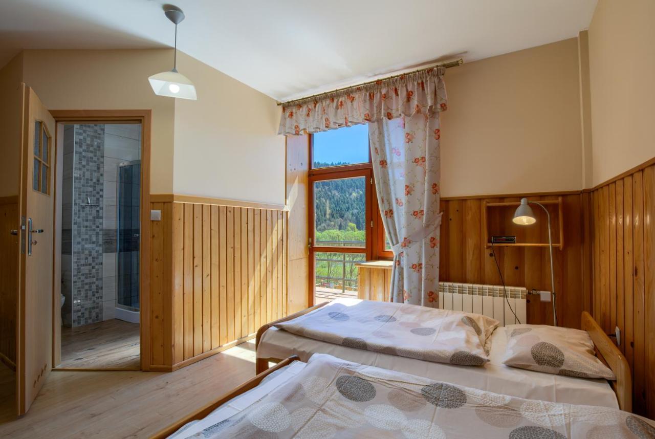 Schronisko Pttk Trzy Korony Bed & Breakfast Sromowce Niżne Екстериор снимка