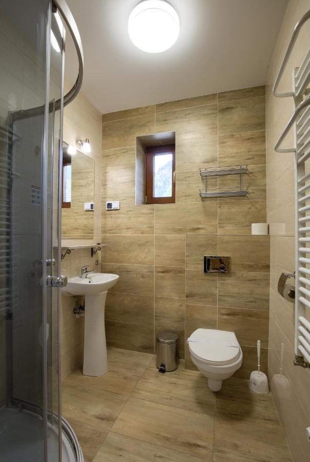 Schronisko Pttk Trzy Korony Bed & Breakfast Sromowce Niżne Екстериор снимка