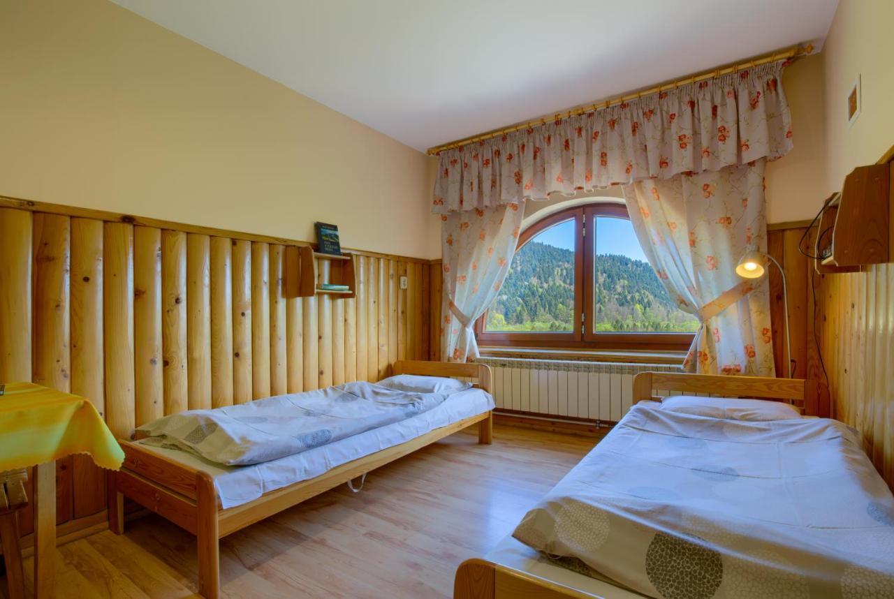 Schronisko Pttk Trzy Korony Bed & Breakfast Sromowce Niżne Екстериор снимка