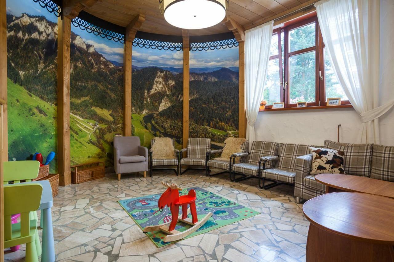 Schronisko Pttk Trzy Korony Bed & Breakfast Sromowce Niżne Екстериор снимка